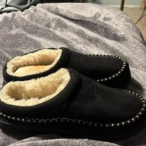 Slippers, new without tags memory foam, Shirlene soft size 8 1/2 to 9